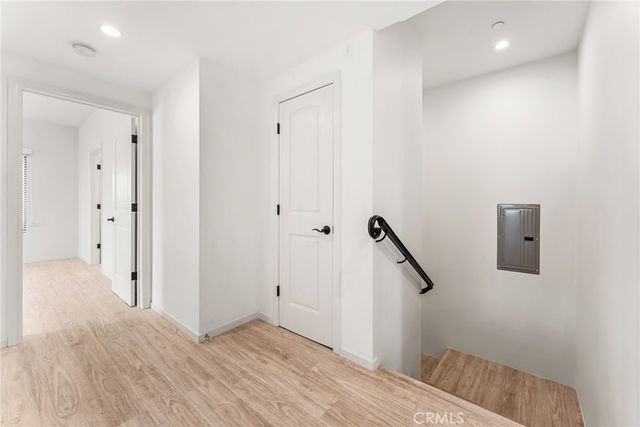 913 N Hilldale Avenue 3, West Hollywood, CA 90069