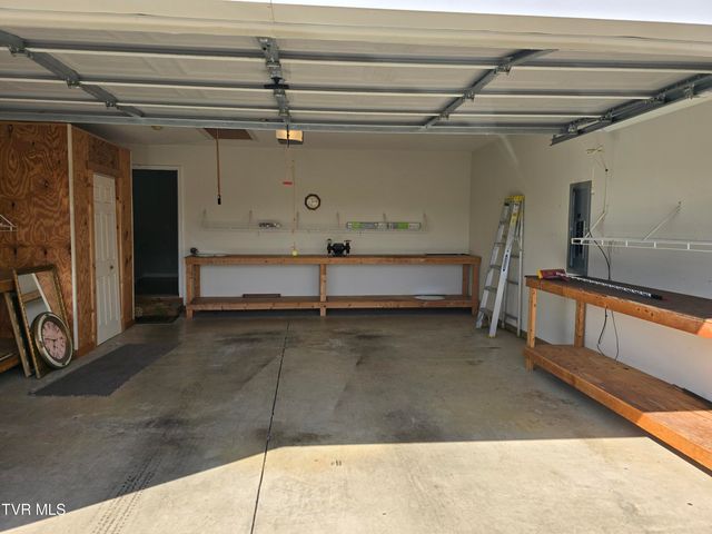 210 Taylor Drive, Piney Flats, TN 37686