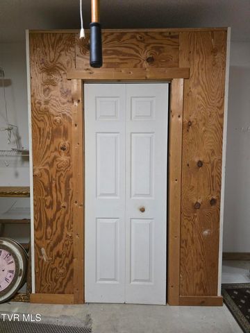 210 Taylor Drive, Piney Flats, TN 37686