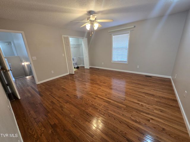 210 Taylor Drive, Piney Flats, TN 37686