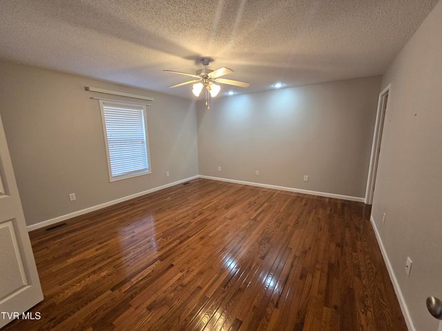 210 Taylor Drive, Piney Flats, TN 37686