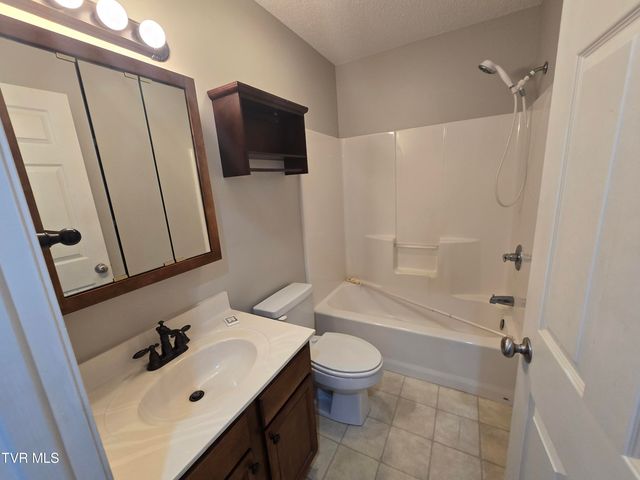 210 Taylor Drive, Piney Flats, TN 37686