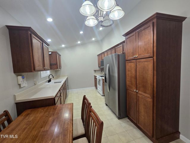 210 Taylor Drive, Piney Flats, TN 37686