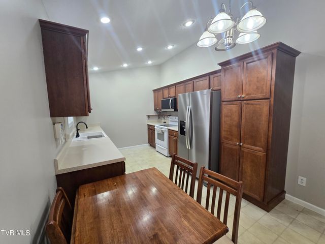 210 Taylor Drive, Piney Flats, TN 37686