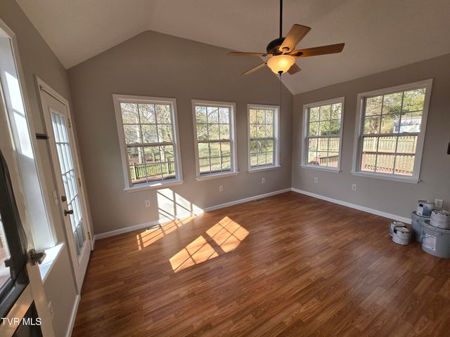 210 Taylor Drive, Piney Flats, TN 37686