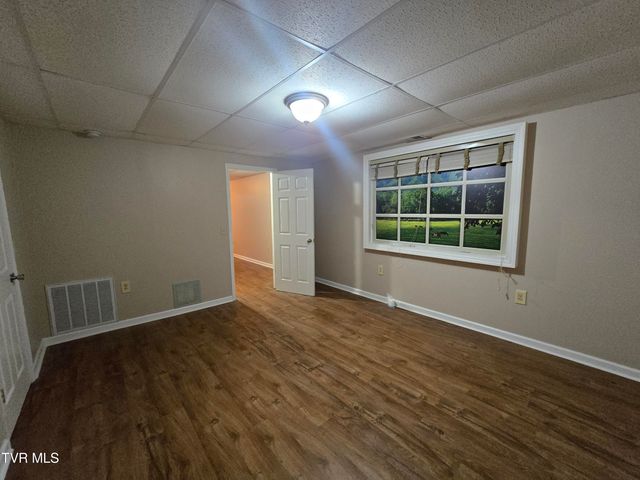 210 Taylor Drive, Piney Flats, TN 37686