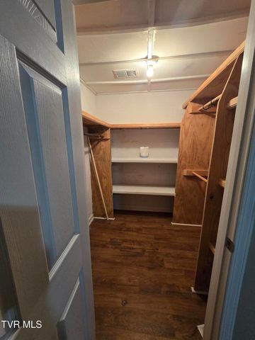 210 Taylor Drive, Piney Flats, TN 37686