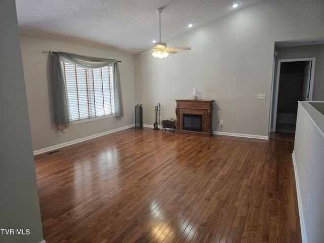 210 Taylor Drive, Piney Flats, TN 37686