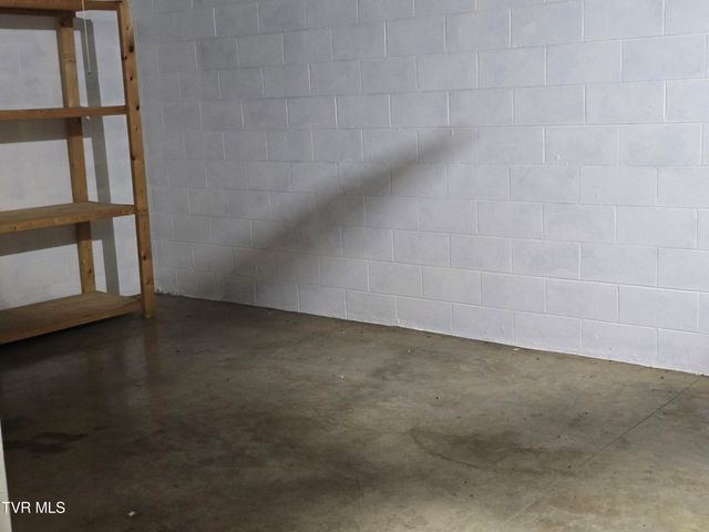 210 Taylor Drive, Piney Flats, TN 37686