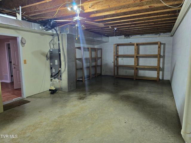 210 Taylor Drive, Piney Flats, TN 37686