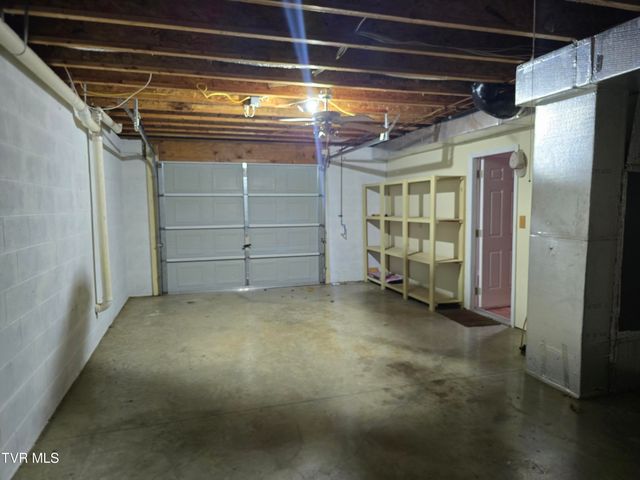 210 Taylor Drive, Piney Flats, TN 37686