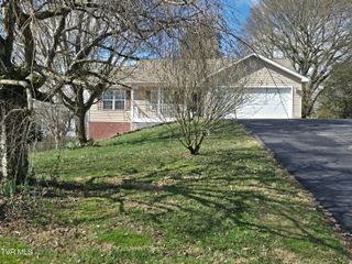 210 Taylor Drive, Piney Flats, TN 37686