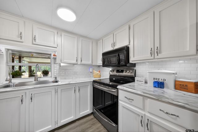7320 Panorama Dr, Frankston, TX 75763