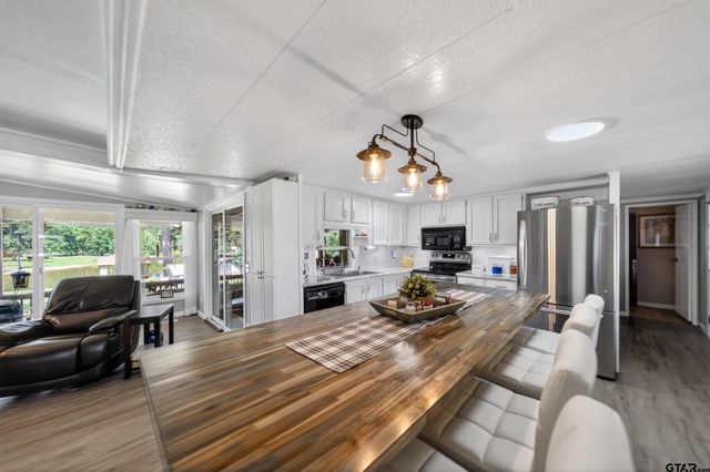 7320 Panorama Dr, Frankston, TX 75763