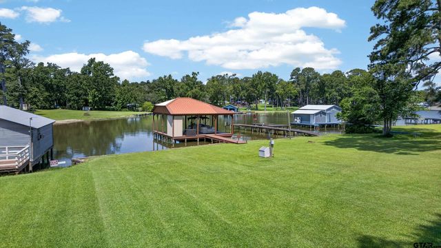 7320 Panorama Dr, Frankston, TX 75763