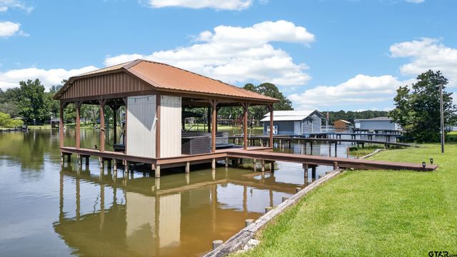 7320 Panorama Dr, Frankston, TX 75763