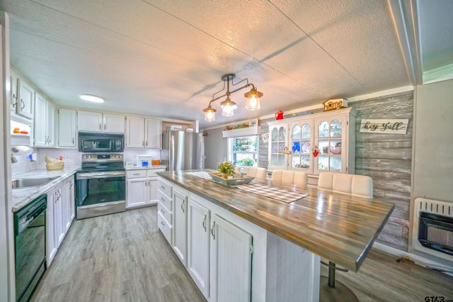 7320 Panorama Dr, Frankston, TX 75763