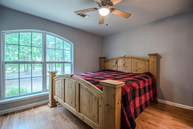 1914 Yielding Road, Cabot, AR 72176
