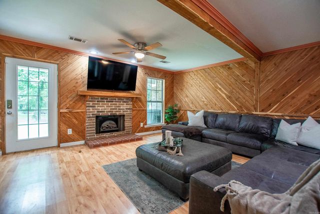 1914 Yielding Road, Cabot, AR 72176