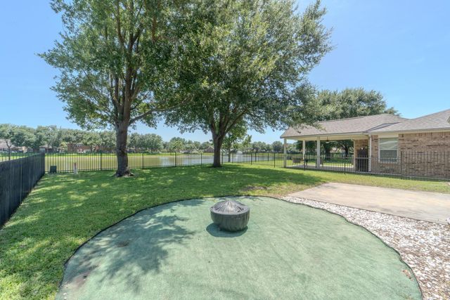 17531 Hoover Gardens Drive, Houston, TX 77095