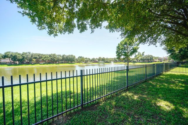 17531 Hoover Gardens Drive, Houston, TX 77095