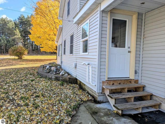 3920 E 14 Road, Manton, MI 49663