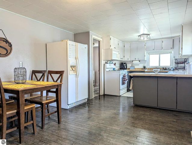 3920 E 14 Road, Manton, MI 49663