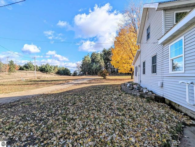 3920 E 14 Road, Manton, MI 49663