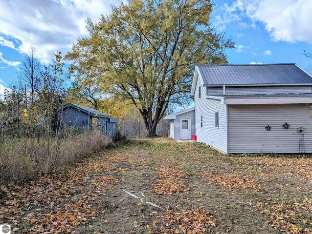 3920 E 14 Road, Manton, MI 49663