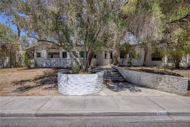 1200 OAK TREE Lane, Las Vegas, NV 89108