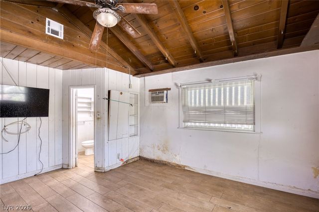 1200 OAK TREE Lane, Las Vegas, NV 89108