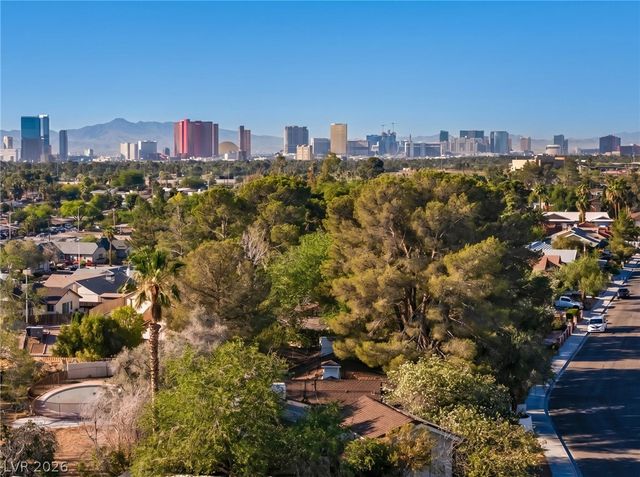 1200 OAK TREE Lane, Las Vegas, NV 89108