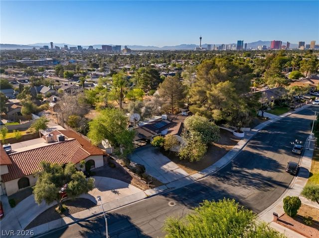 1200 OAK TREE Lane, Las Vegas, NV 89108