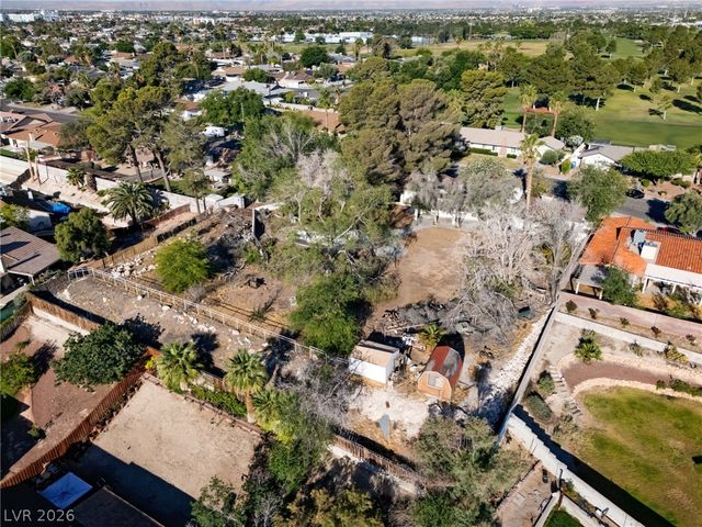 1200 OAK TREE Lane, Las Vegas, NV 89108