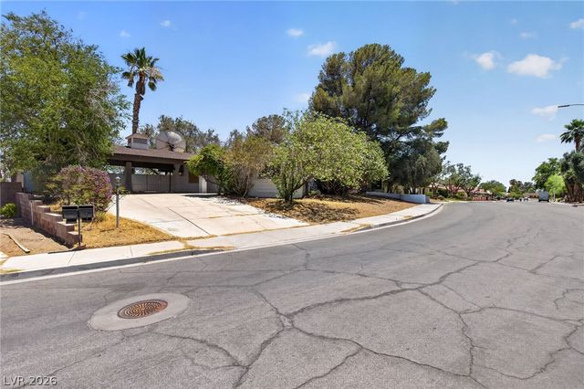 1200 OAK TREE Lane, Las Vegas, NV 89108