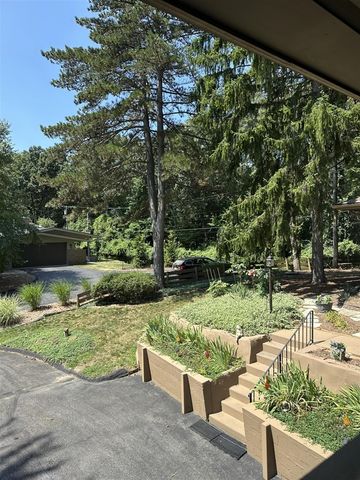 2631 N Maple Road, Ann Arbor, MI 48103