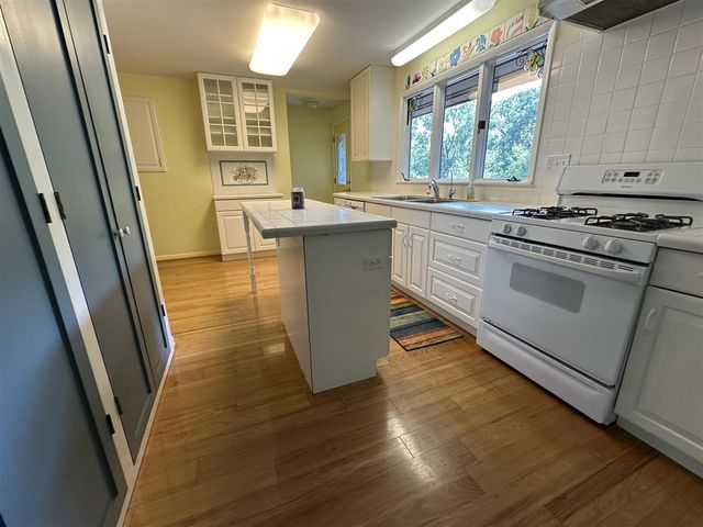 2631 N Maple Road, Ann Arbor, MI 48103