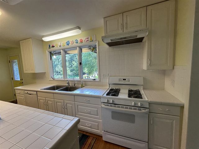 2631 N Maple Road, Ann Arbor, MI 48103