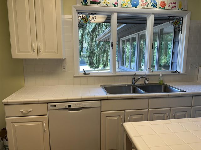 2631 N Maple Road, Ann Arbor, MI 48103