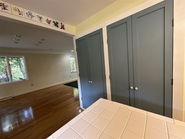 2631 N Maple Road, Ann Arbor, MI 48103