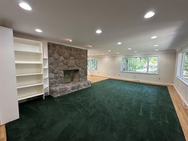 2631 N Maple Road, Ann Arbor, MI 48103