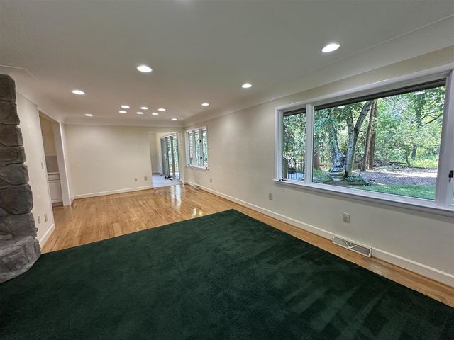2631 N Maple Road, Ann Arbor, MI 48103