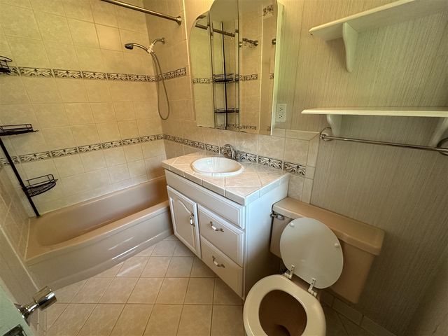 2631 N Maple Road, Ann Arbor, MI 48103
