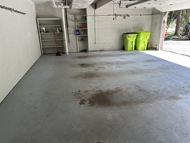 2631 N Maple Road, Ann Arbor, MI 48103