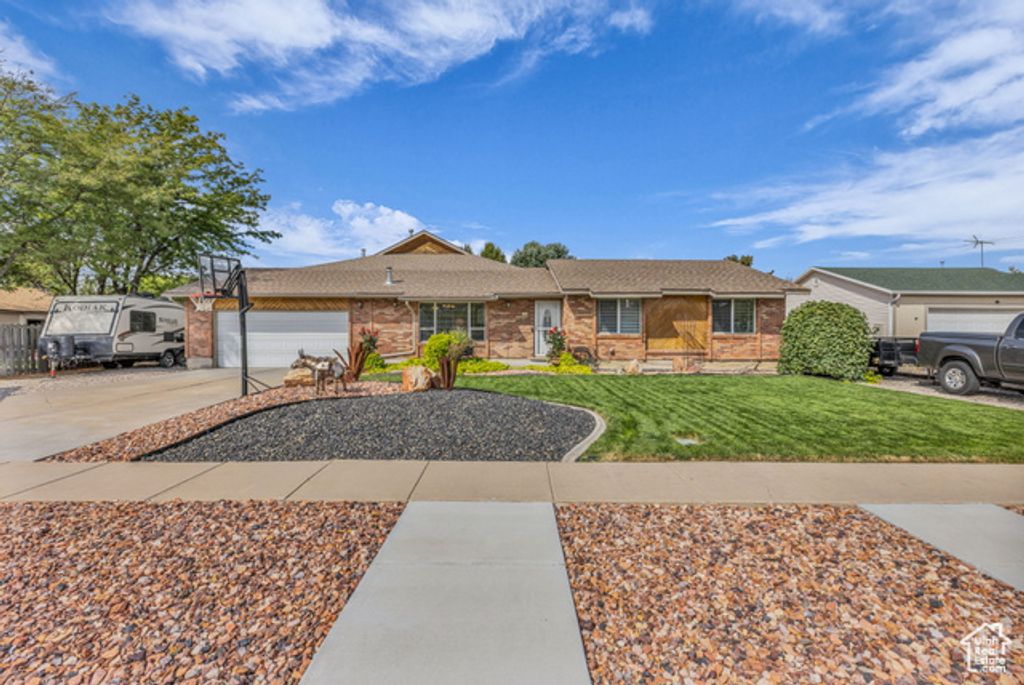 928 N 2075 W, Farr West, UT 84404