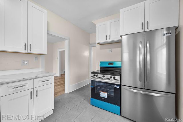 556 Leicester Court, Detroit, MI 48202