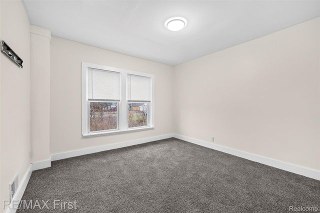 556 Leicester Court, Detroit, MI 48202