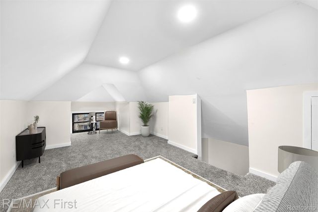 556 Leicester Court, Detroit, MI 48202