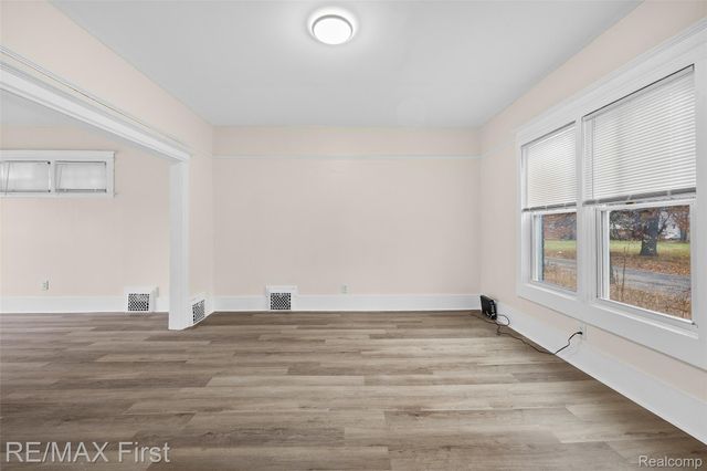 556 Leicester Court, Detroit, MI 48202