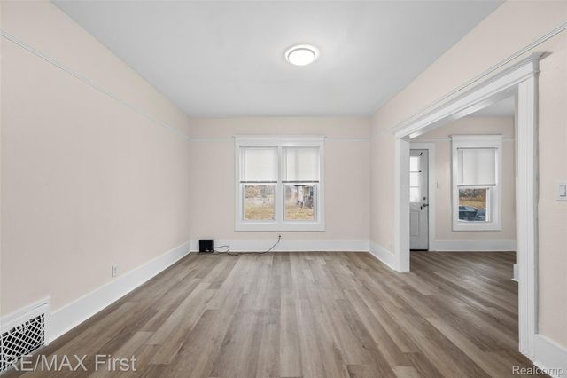 556 Leicester Court, Detroit, MI 48202